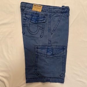 Authentic True Religion Men’s blue cargo shorts size 34